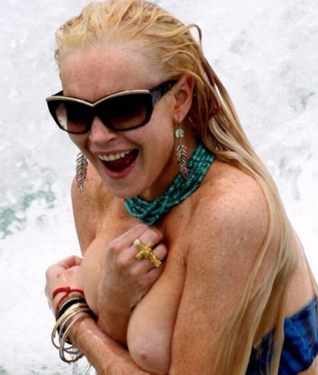 Lindsay Lohan Tits Naked  nude photo