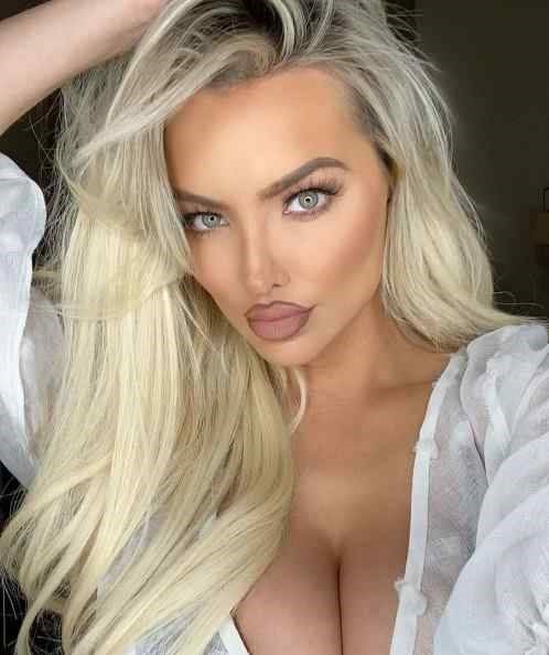 Lindsey Pelas  nude photo