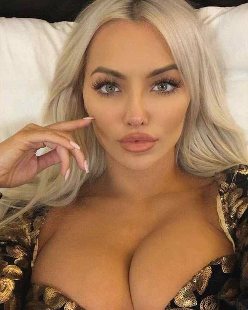 Lindsey Pelas  nude photo
