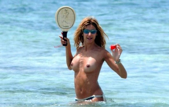 Lisa Rinna Hard Nude Nipple  nude photo
