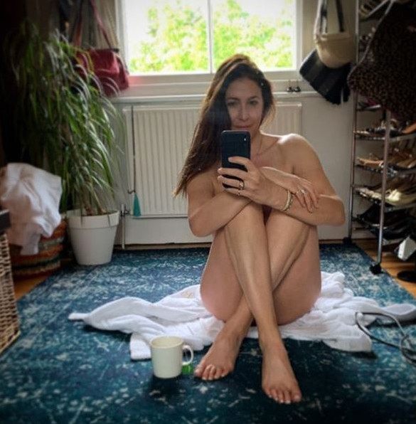Lisa Snowdon  nude photo