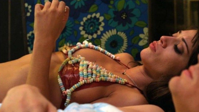 Lizzy Caplan Sexy Actress  nude photo