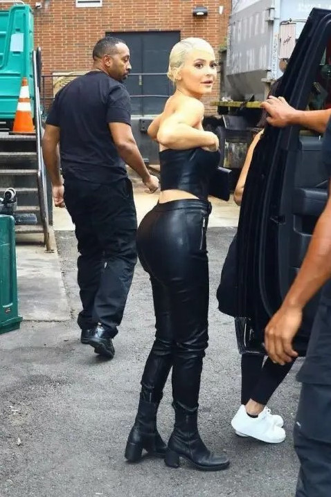 Looking For A Bud To Rp As Kylie Jenner For Me  nude photo