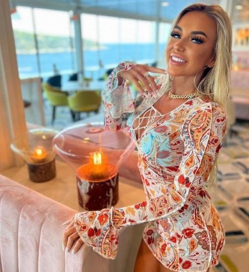 Lucy Sea  nude photo