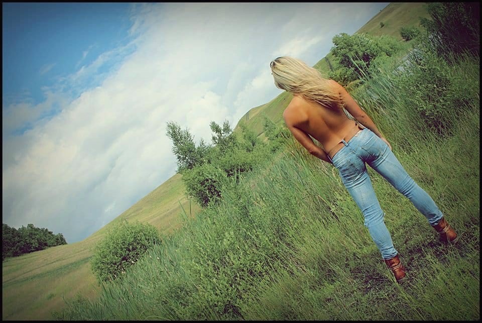 Luna Stevens  nude photo