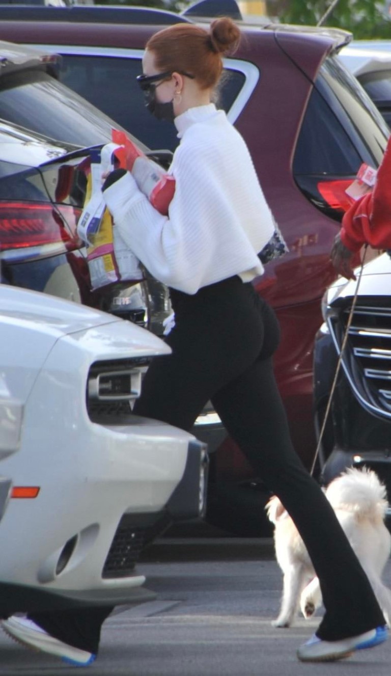 Madelaine Petsch Ass Tight Pants  nude photo