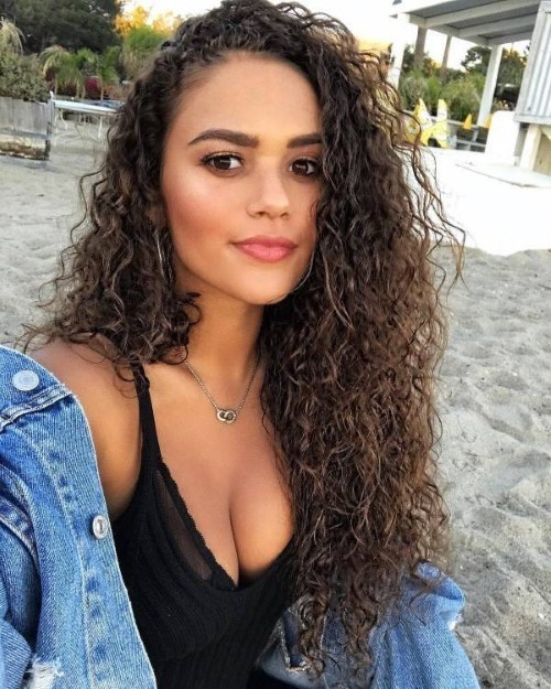 Madison Pettis Cute And Sexy  nude photo