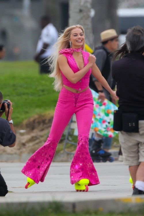 Margot Robbie As Barbie 2(1)  nude photo