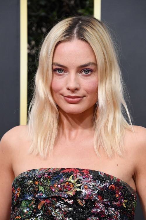 Margot Robbie At Golden Globes (2020)  nude photo