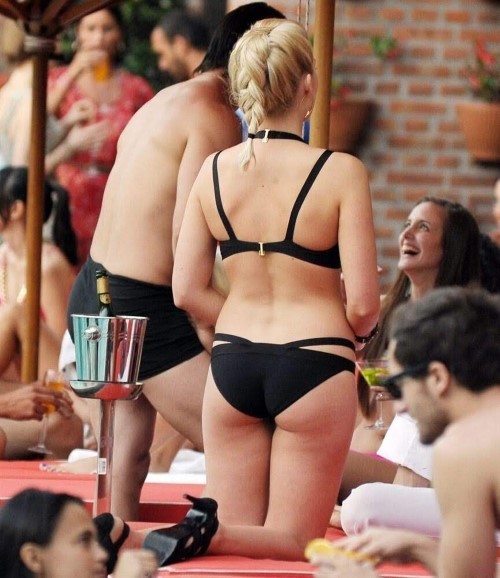 Margot Robbie Bikini  nude photo