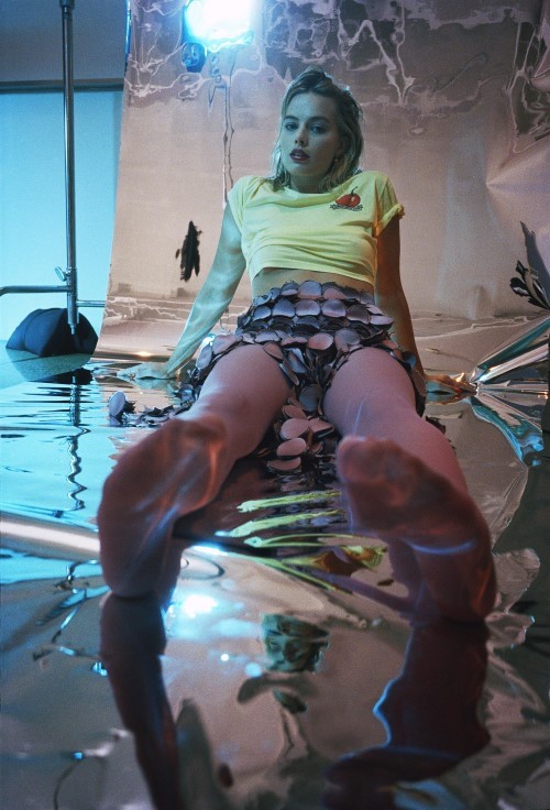 Margot Robbie For Wonderland Magazine Fall 2017  nude photo