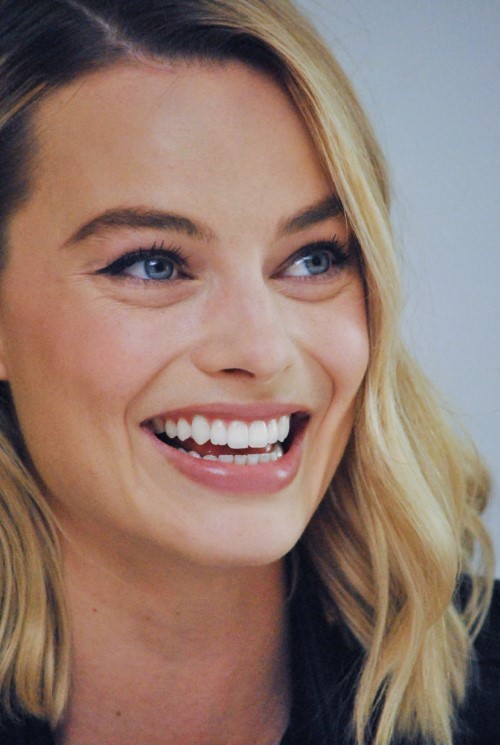 Margot Robbie I Am In Love  nude photo