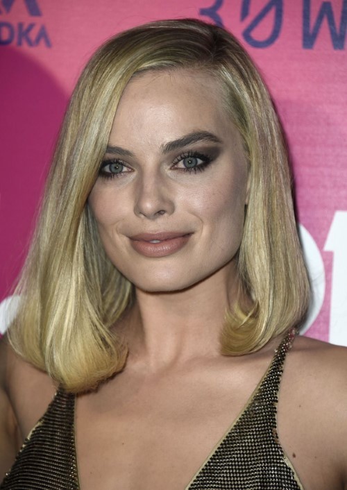 Margot Robbie I Tonya Premiere In Hollywood (2017) 4  nude photo