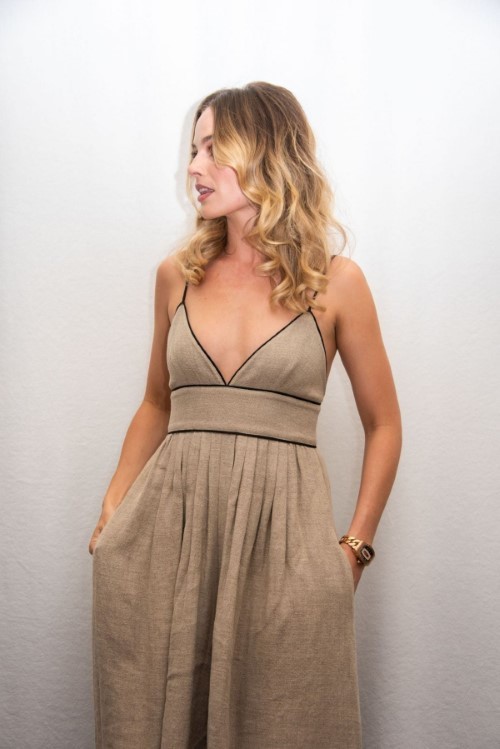 Margot Robbie Once Upon A Time In Hollywood Press Conference In Beverly Hills (2019) 4  nude photo