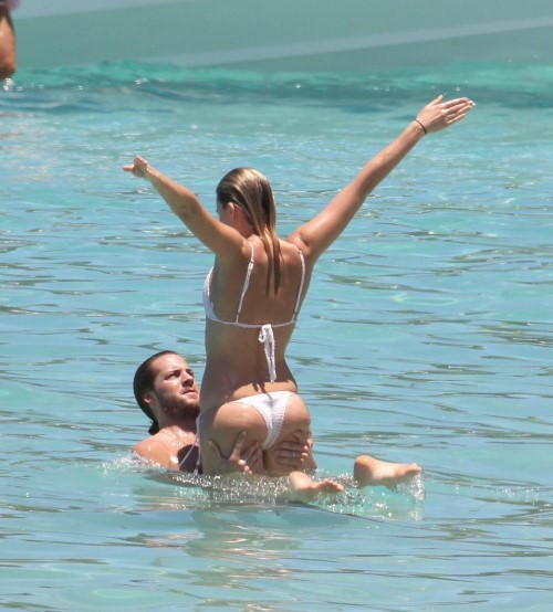 Margot Robbie One Of The Luckiest Men In The World  nude photo