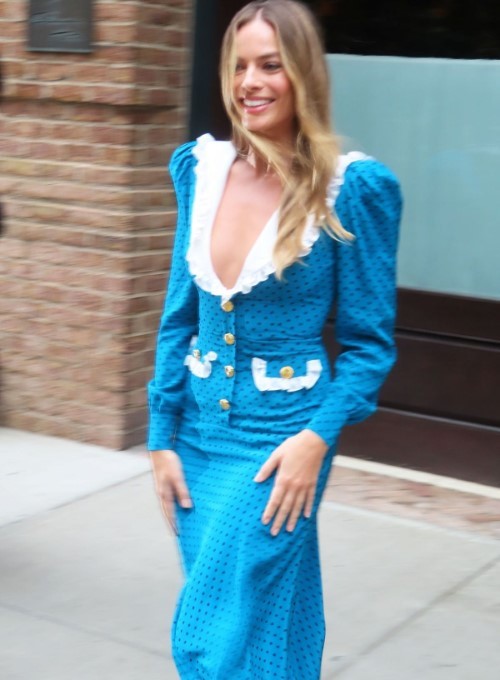 Margot Robbie Out In New York 4  nude photo