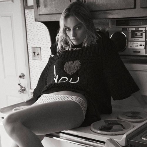 Margot Robbie Perfection(9)  nude photo