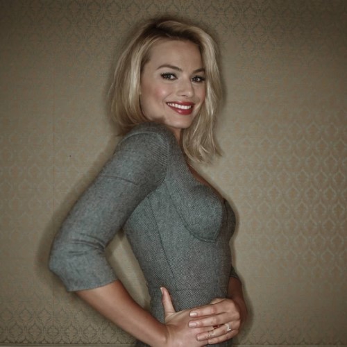 Margot Robbie Pretty In Short Hair  nude photo