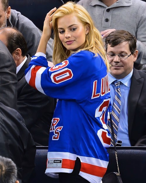 Margot Robbie She So Fine  nude photo