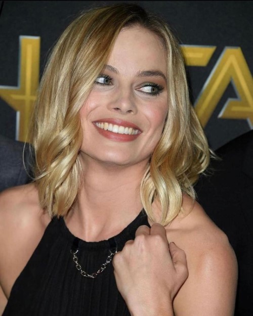 Margot Robbie Smile That Steals The Show 1  nude photo