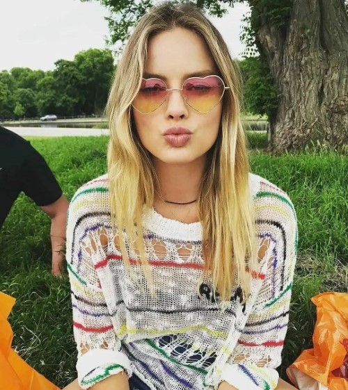 Margot Robbie Sweet  nude photo