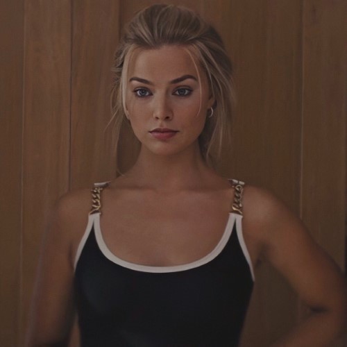 Margot Robbie That Look  nude photo