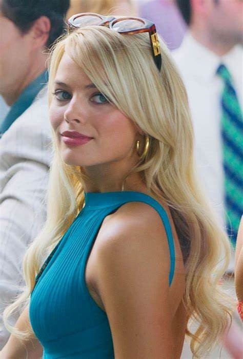 Margot Robbie The Glance  nude photo