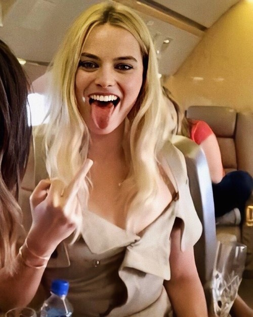 Margot Robbie Yummy  nude photo