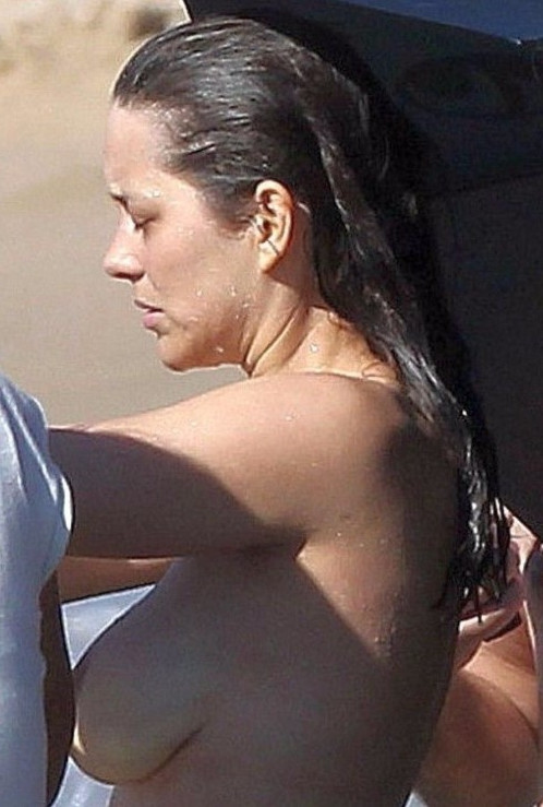 Marion Cotillard Nude Saggy Tits Showing  nude photo