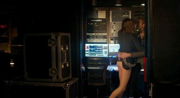 Maya Hawke Sexy Booty Upskirt  nude photo