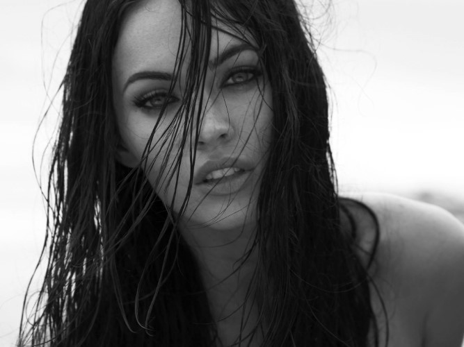 Megan Fox Gorgeous Eyes Closeup  nude photo