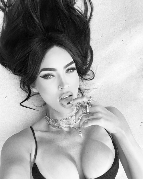 Megan Fox Stunning Big Boobs  nude photo