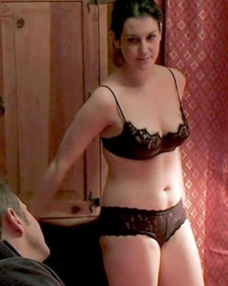 Melanie Lynskey Bikini Sexy Scene  nude photo