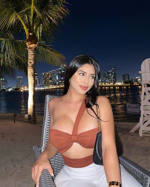 Mia Francis  nude photo