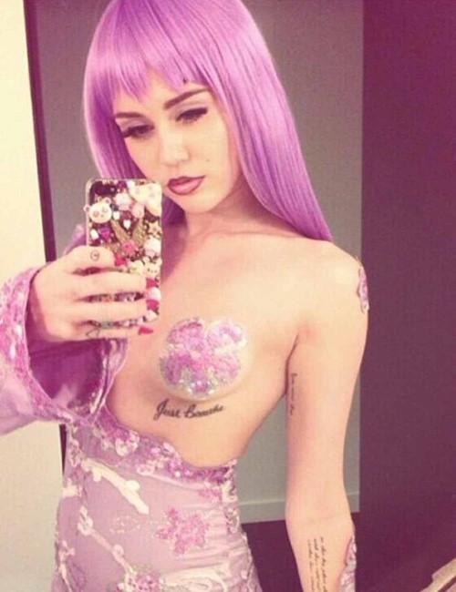 Miley Cyrus Halloween  nude photo