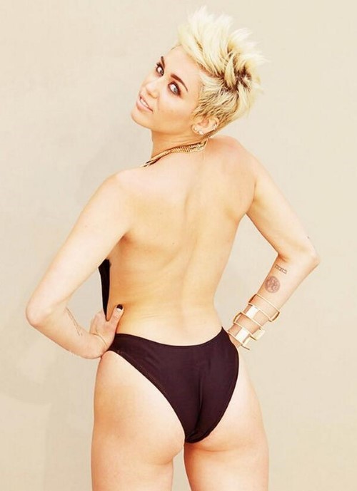 Miley Cyrus Hot Butt In Sexy Panties  nude photo
