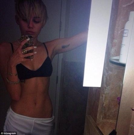 Miley Cyrus Hot Selfie  nude photo