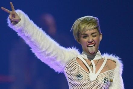 Miley Cyrus Michael Jackson  nude photo