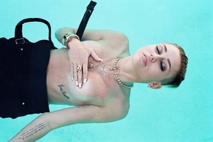 Miley Cyrus Naked Rolling Stone  nude photo
