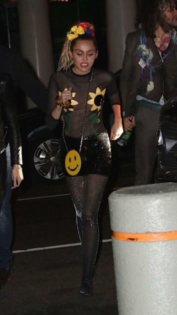 Miley Cyrus New Pics  nude photo