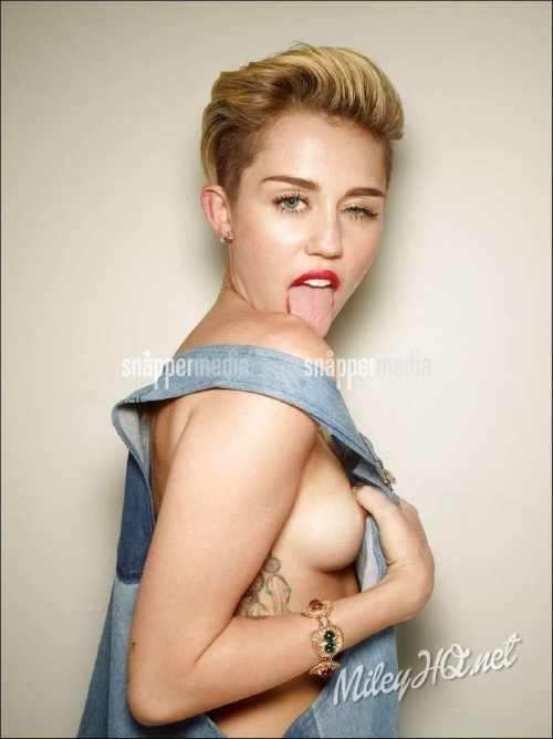 Miley Cyrus Nipple Slips  nude photo