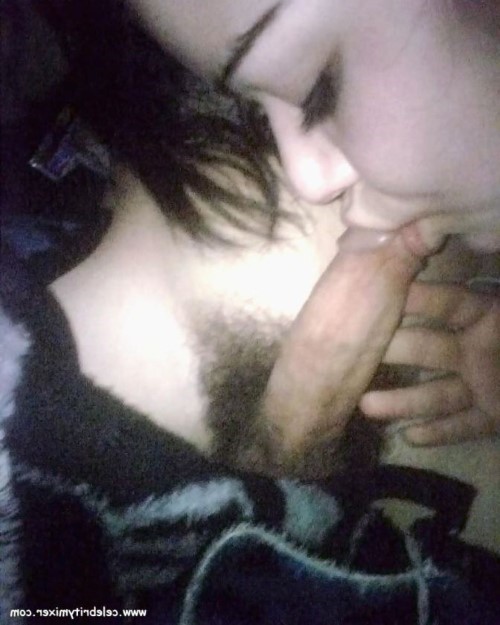 Miley Cyrus Nude Sex Tape  nude photo