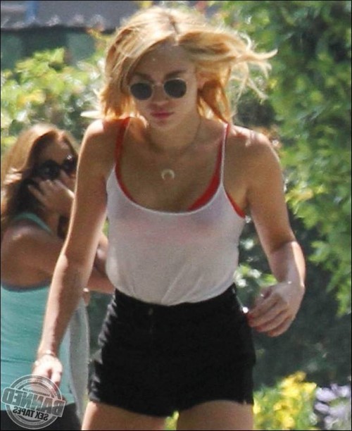 Miley Cyrus Nude Video Banned  nude photo