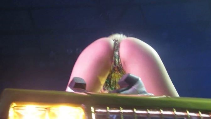 Miley Cyrus Pussy Slip Wardrobe Malfunction  nude photo