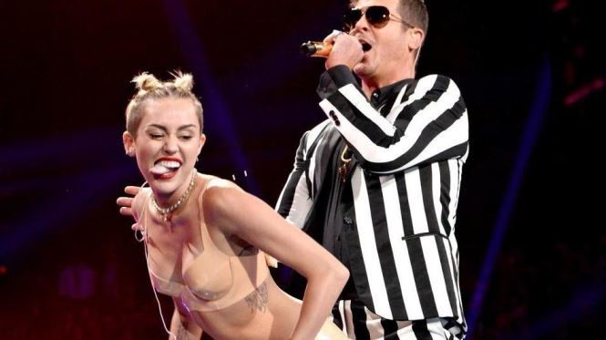 Miley Cyrus Robin Thicke  nude photo