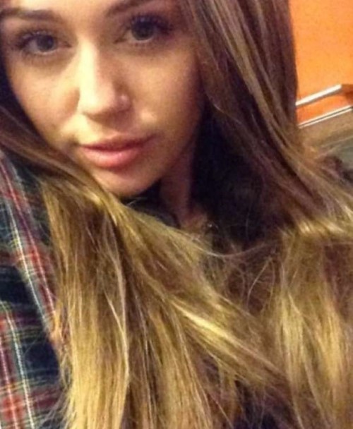 Miley Cyrus With Long Hair  nude photo