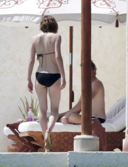 Milla Jovovich Bikini  nude photo