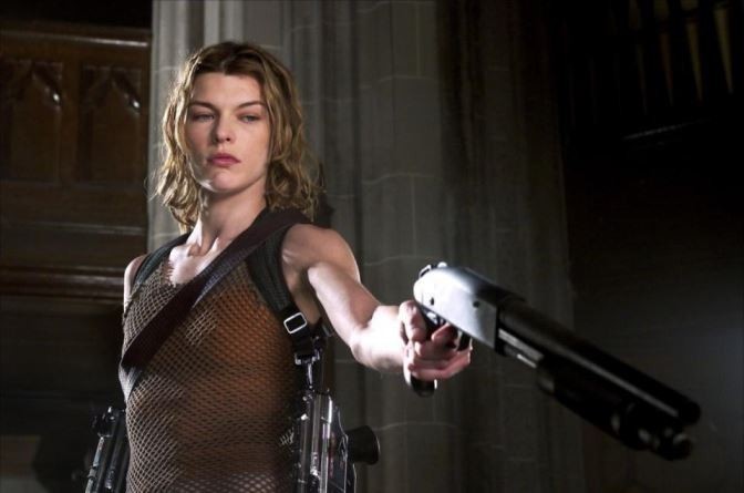 Milla Jovovich Resident Evil Apocalypse Alice  nude photo
