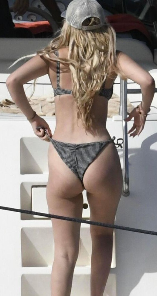 Millie Bobby Brown Butt  nude photo
