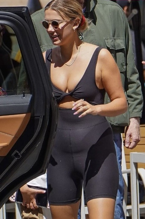 Millie Bobby Brown Cleavage Boobs  nude photo